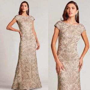 Tadashi Shoji Bateau Neck Gown in Latte/Pumice size 4